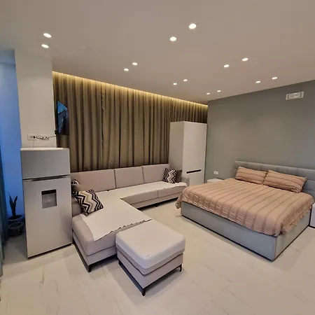 Elofira Hotel *