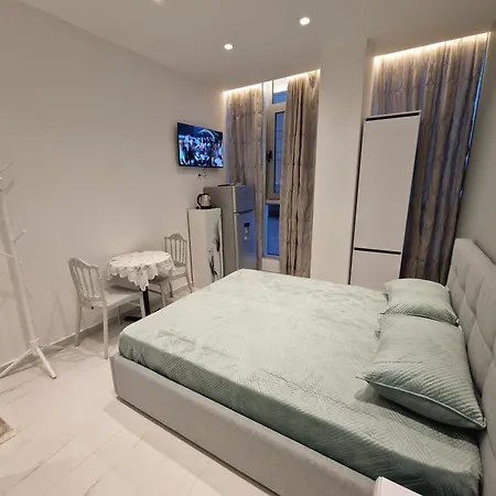 Hotel Elofira *
