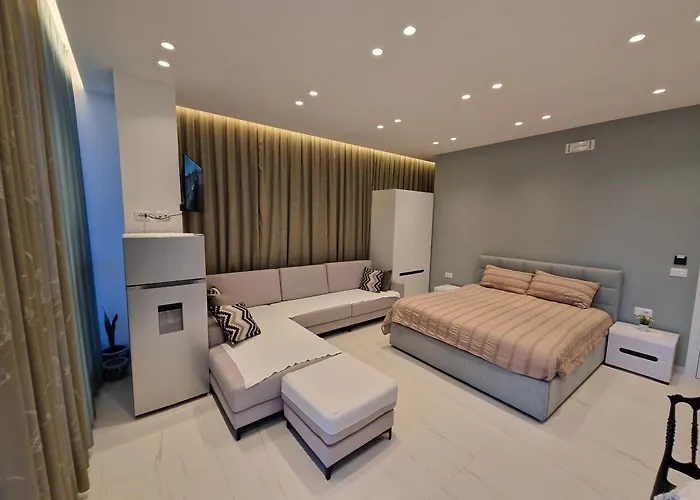Elofira Hotel *