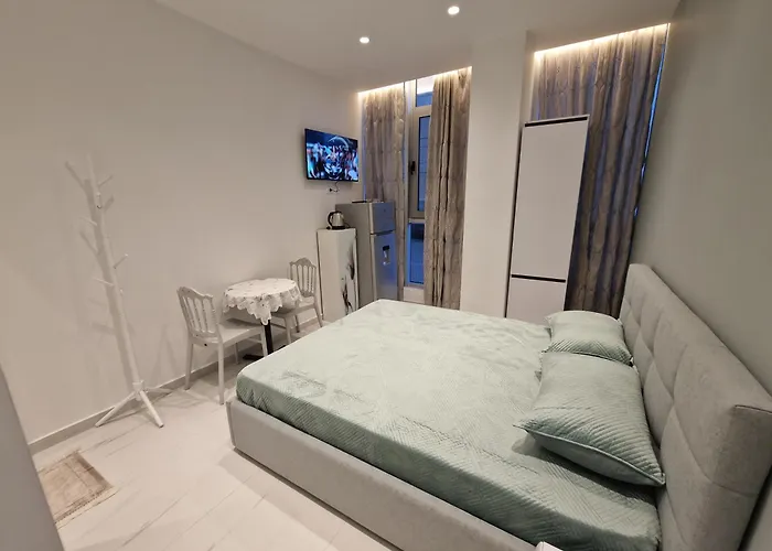 Hotel Elofira *